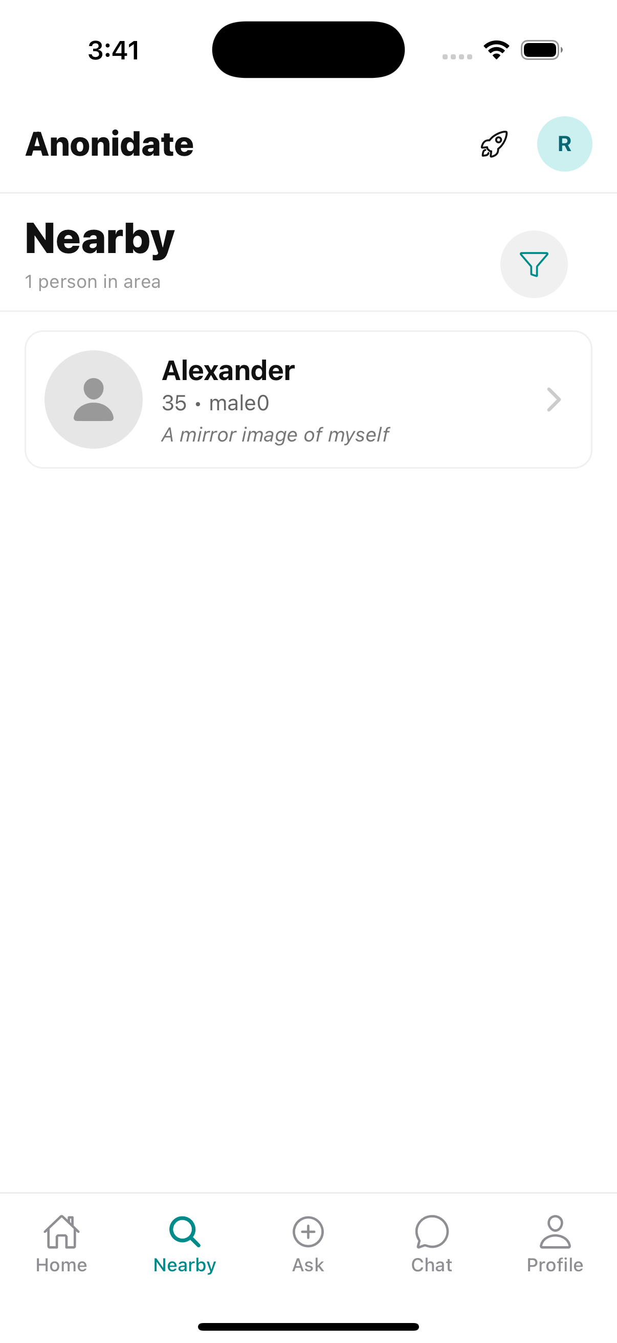The nearby users screen, where you can see other users who have registered that are in the area, and see their age, gender, and summary.